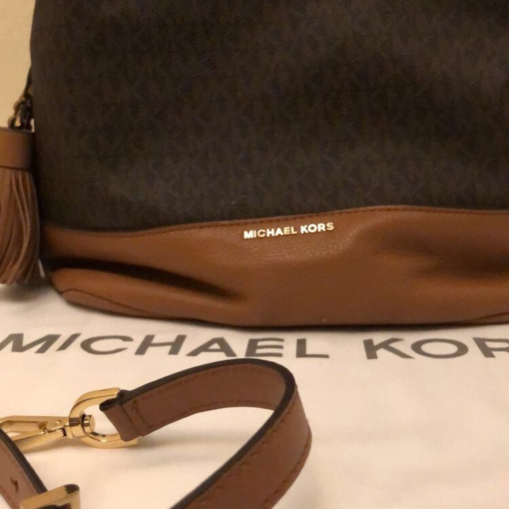 MK Purse - Picture 3 of 6